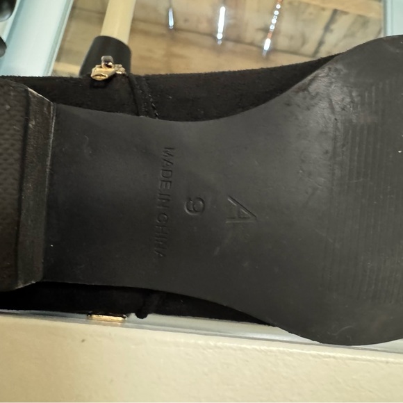 Heeled Boots - Picture 7 of 7